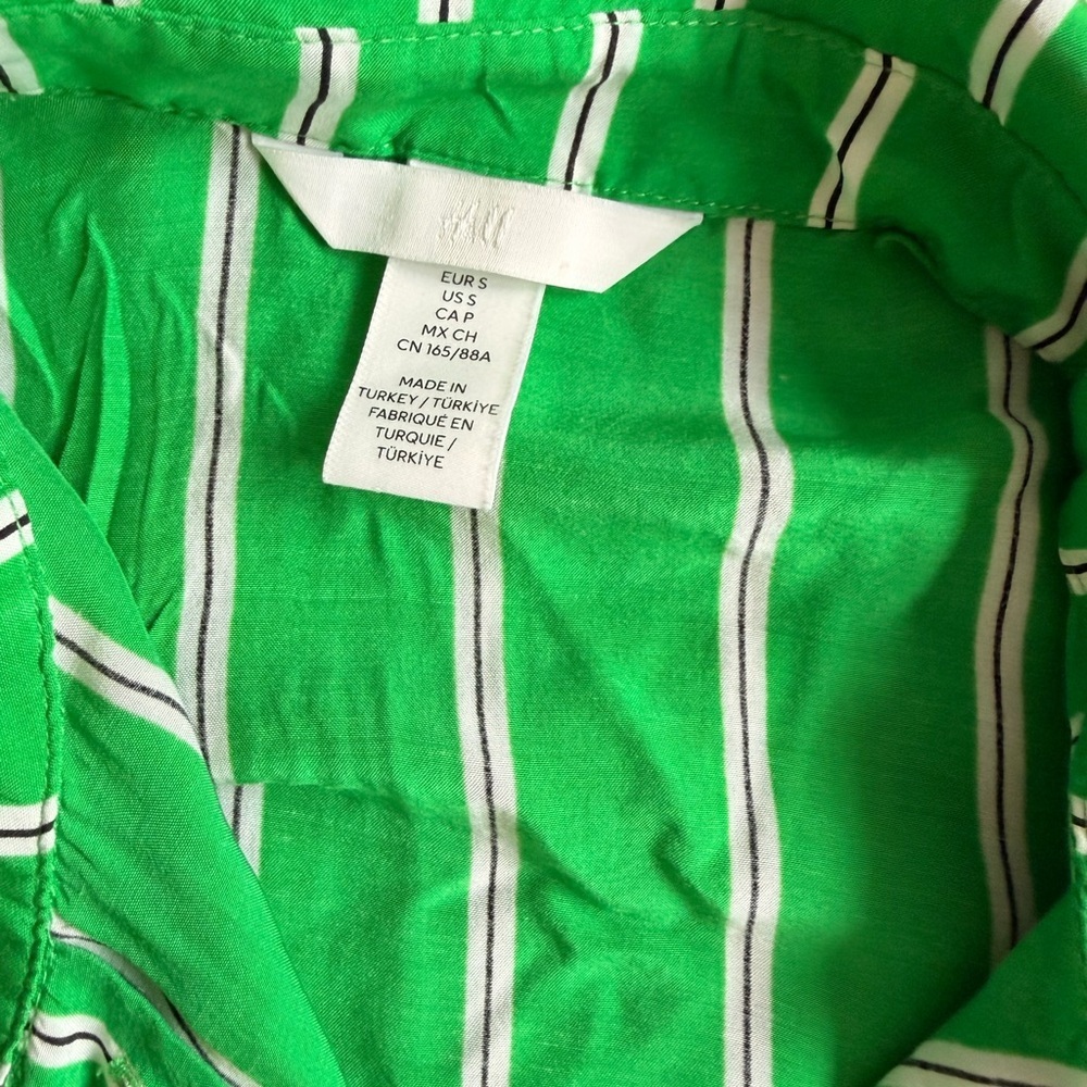 H&M Set Patterned Pants and Matching Top Green with white and black pinstripes - Picture 5 of 6